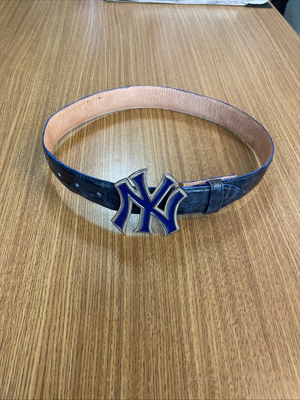 Men's Navy Leather Belt with Blue NY Yankees Enameled heavyweight Buckle Sz 30